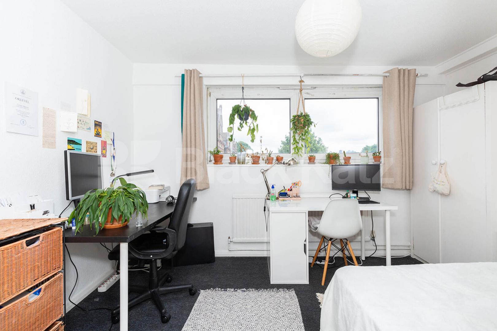 A split level 2/3 bedroom property with a large kitchen diner  Lindsey Mews, Islington